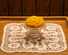 Load image into Gallery viewer, Rose Shaped Pure Beeswax Candles