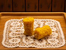 Load image into Gallery viewer, Flower Motif Pure Beeswax Candles