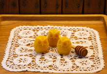 Load image into Gallery viewer, Owl Shaped Pure Beeswax Candles