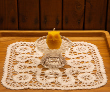 Load image into Gallery viewer, Owl Shaped Pure Beeswax Candles